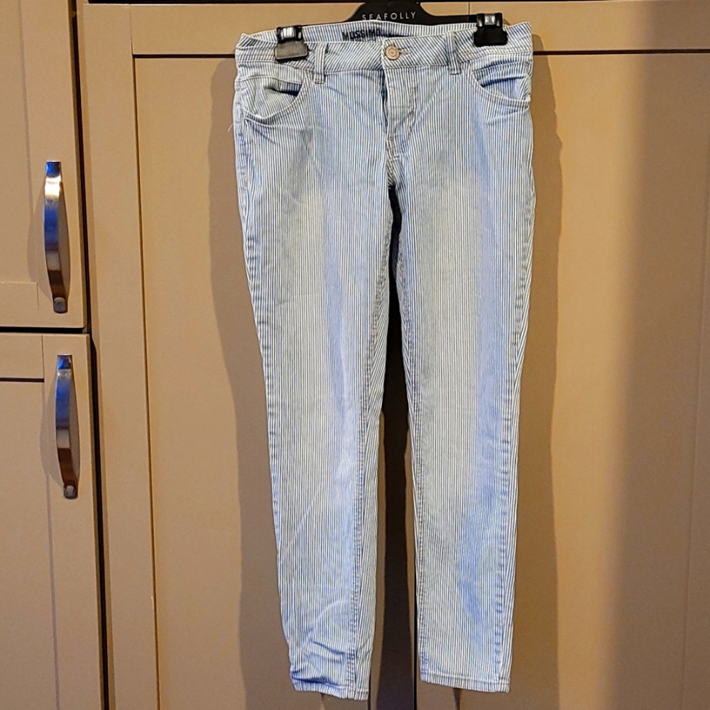 Mossimo skinny jeans. Size 9